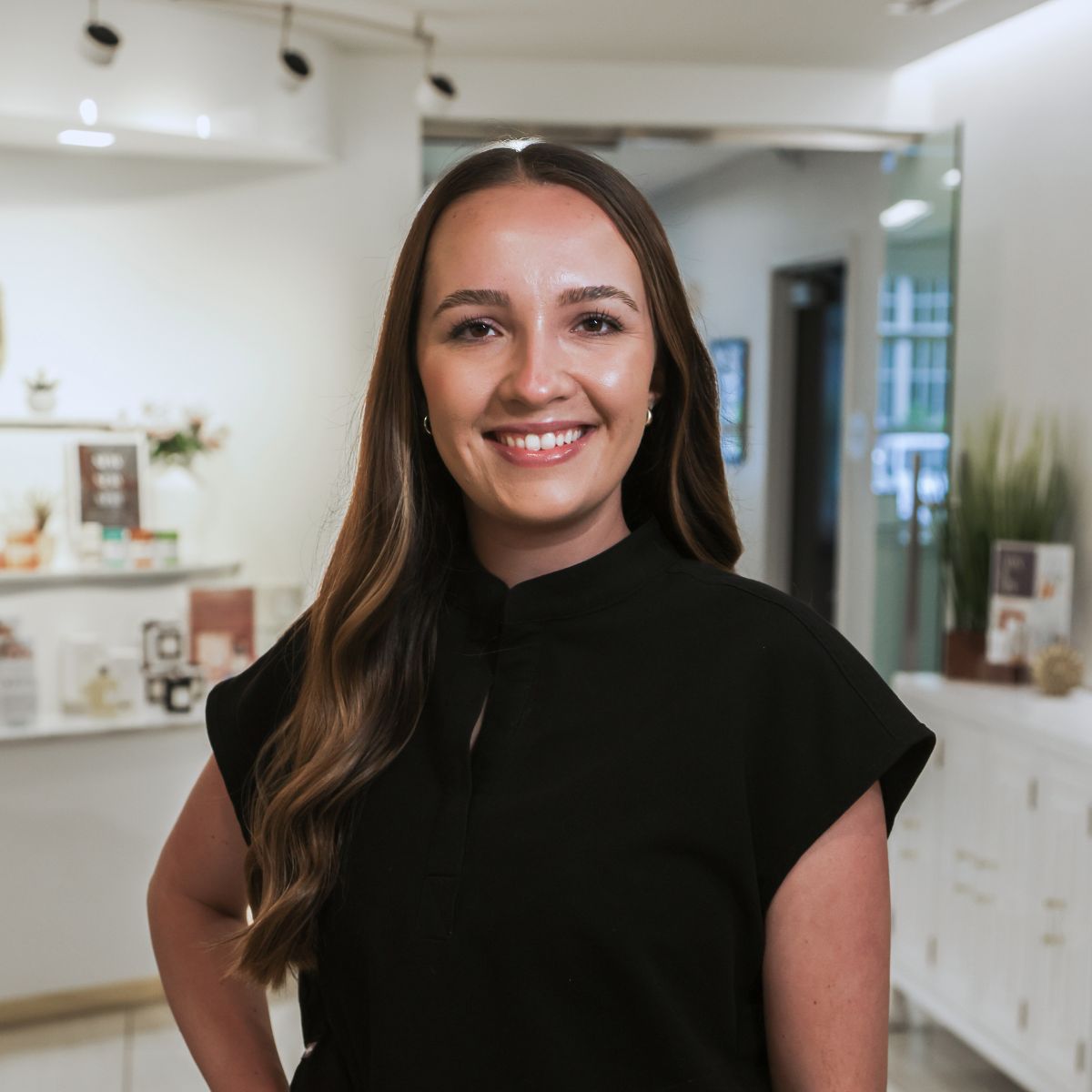 MacKenzie-esthetician